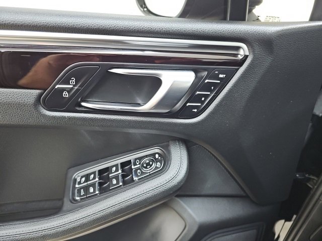 Used 2021 Porsche Macan image 27