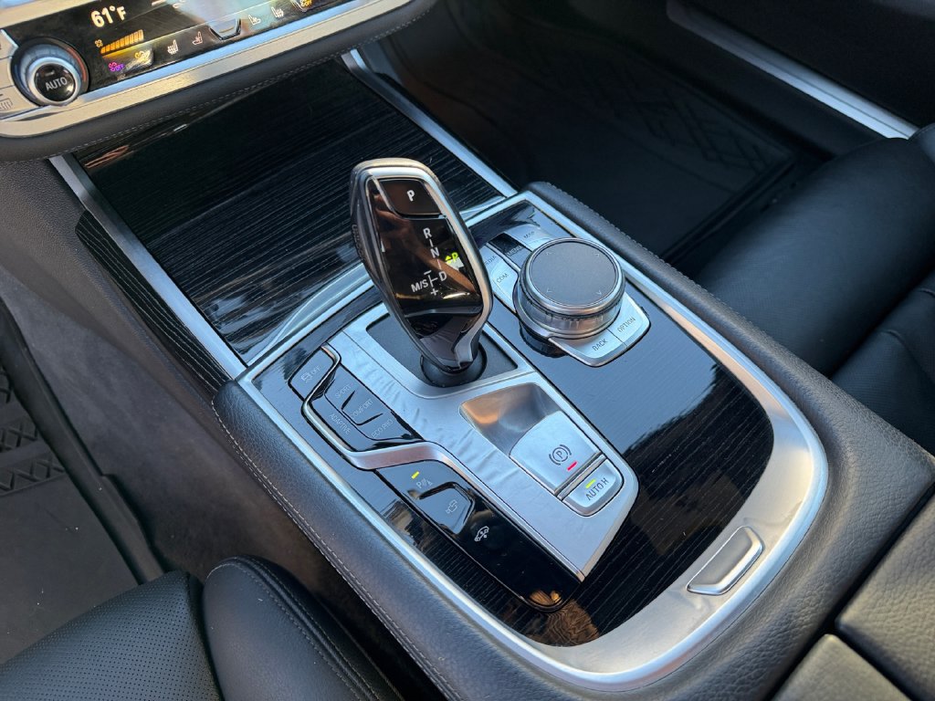 Used 2022 BMW 740i xDrive w/ M Sport Package AWD/4WD image 16