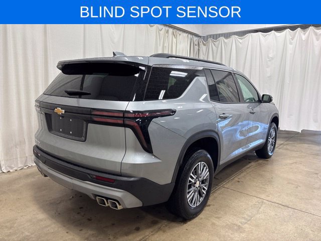 Used 2026 Chevrolet Traverse LT FWD image 4