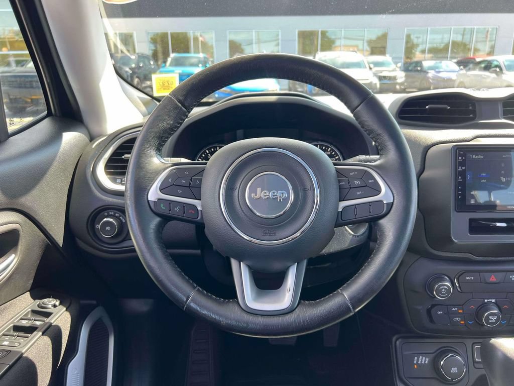 Used 2018 Jeep Renegade Latitude w/ Cold Weather Group AWD/4WD image 14