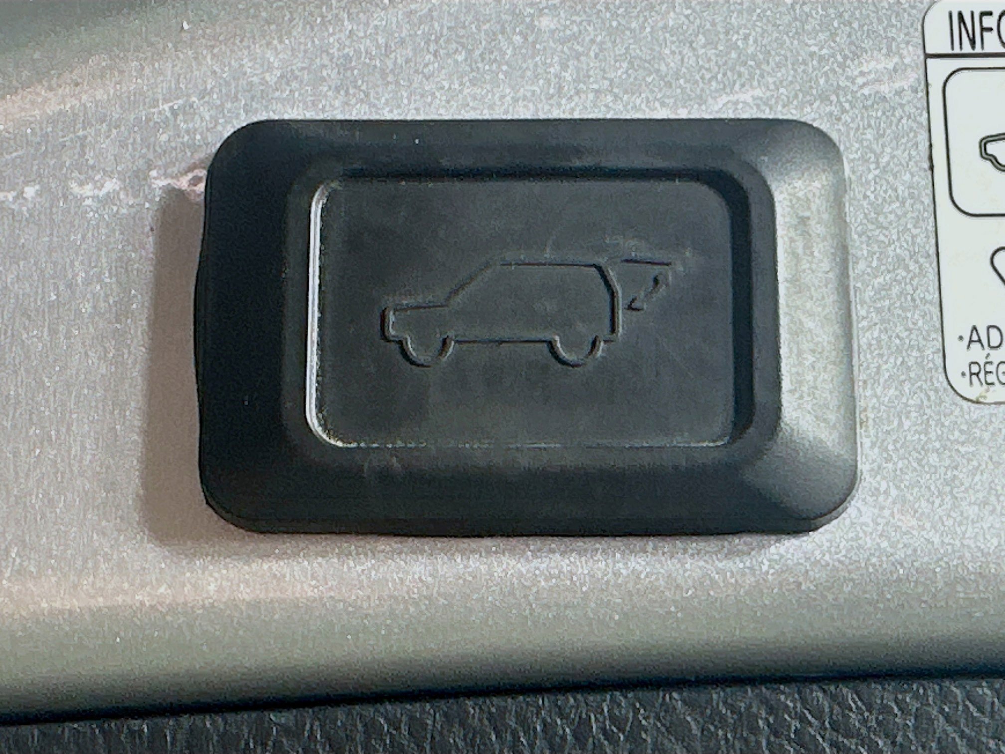 Used 2015 Toyota RAV4 XLE image 28