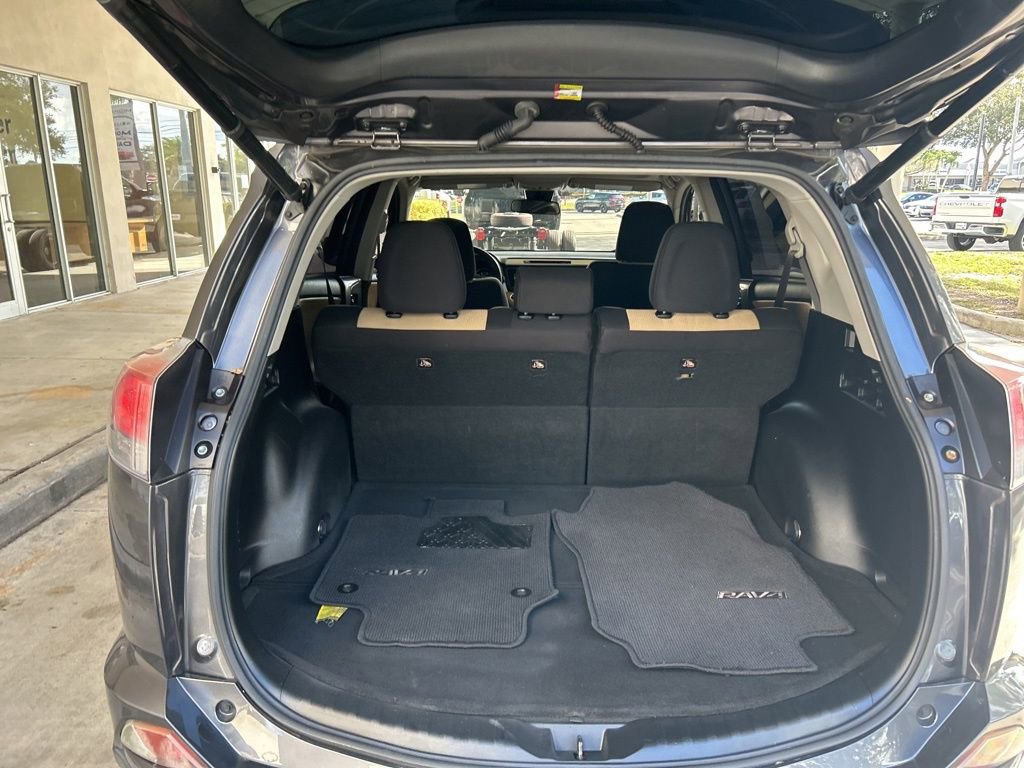 Used 2018 Toyota RAV4 XLE image 32