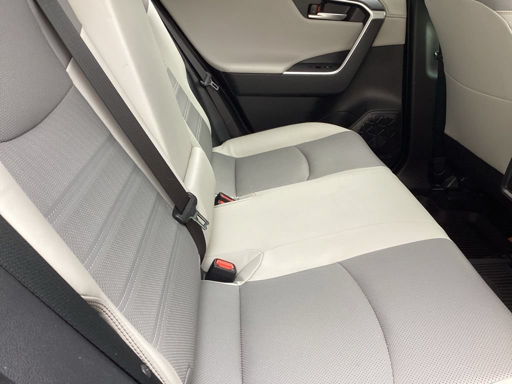 Used 2020 Toyota RAV4 Limited AWD/4WD image 6