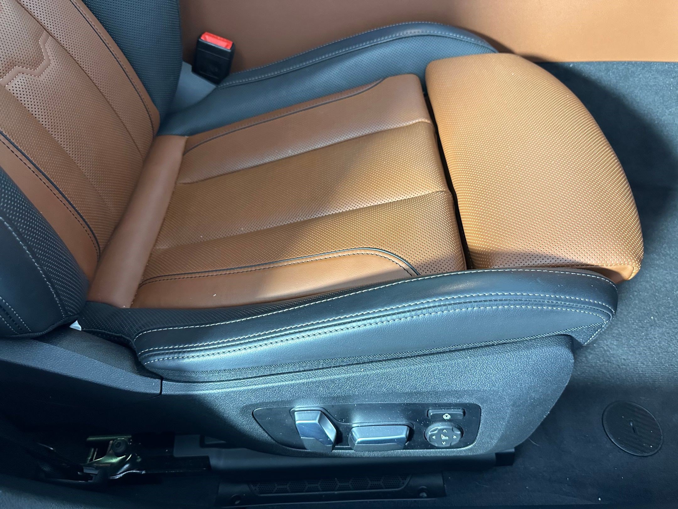 Certified 2023 BMW M850i Gran Coupe xDrive w/ M Sport Professional Package image 33