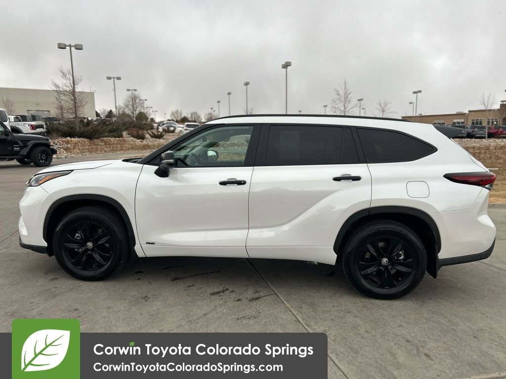 Used 2025 Toyota Highlander XLE image 4