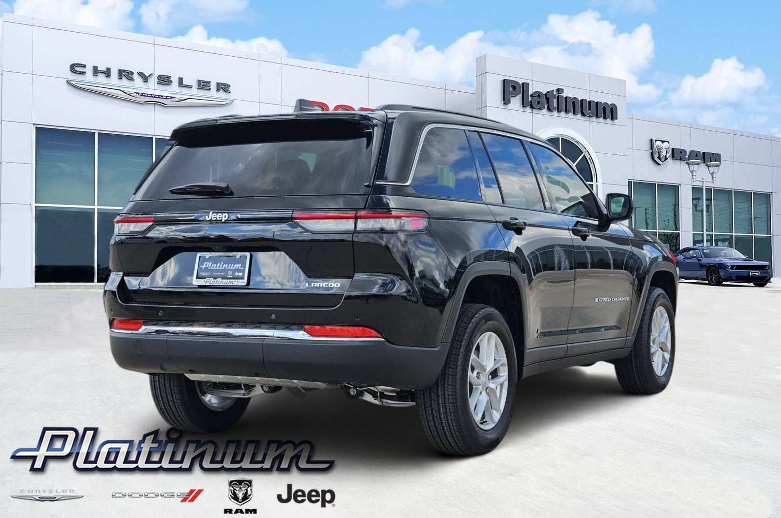 New 2026 Jeep Grand Cherokee Laredo RWD image 5