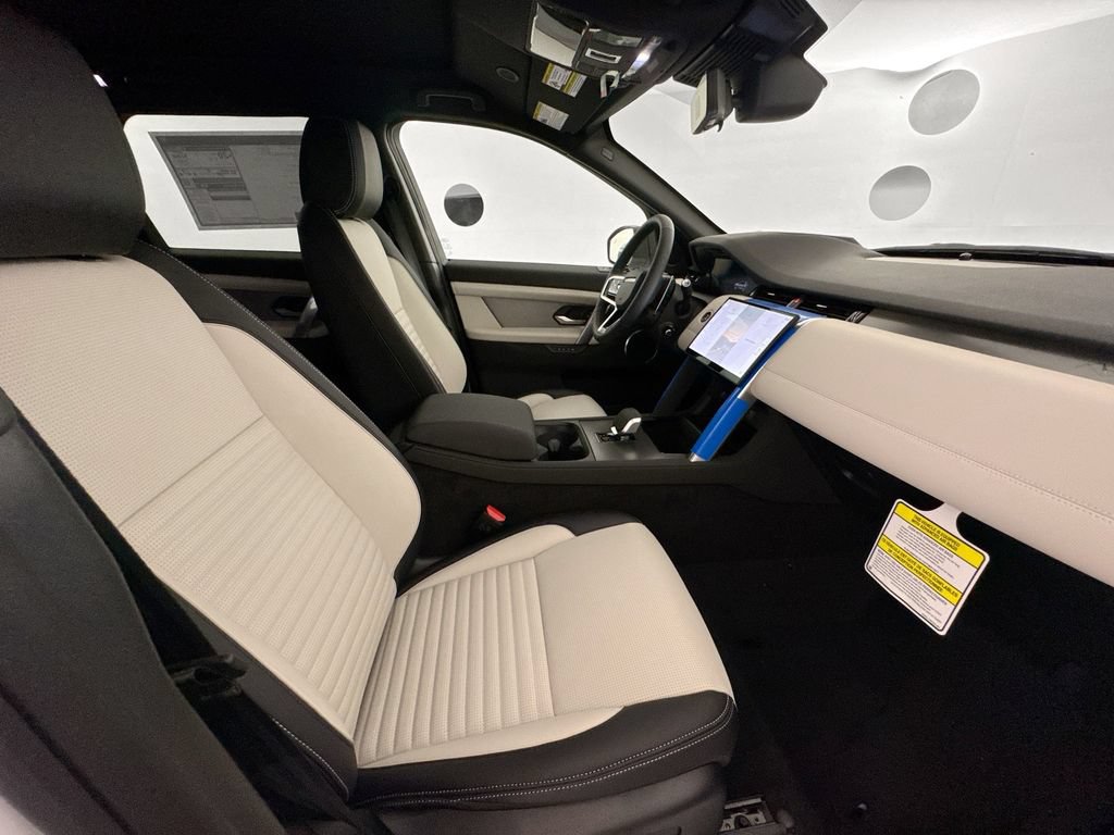 New 2026 Land Rover Discovery Sport Landmark AWD/4WD image 28