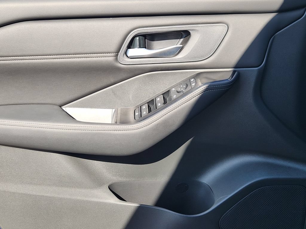 New 2026 Nissan Rogue Dark Armor FWD image 16