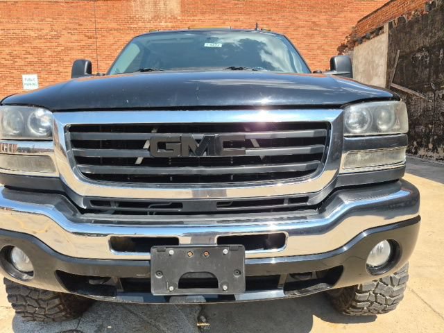 Used 2007 GMC Sierra 2500 SLT w/ Onstar Plus Package AWD/4WD image 8