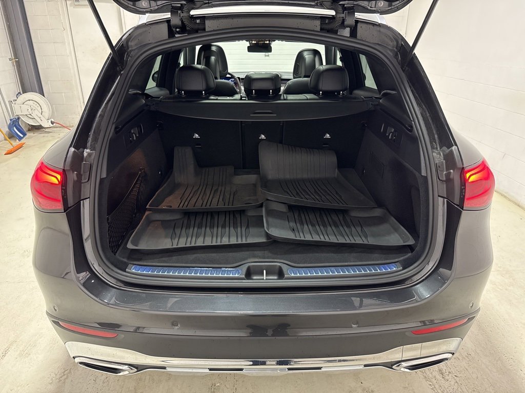 Used 2025 Mercedes-Benz GLC 300 GLC 300 image 40