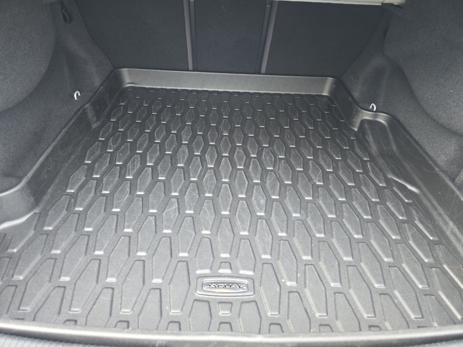 Used 2018 Jaguar XE Prestige image 16