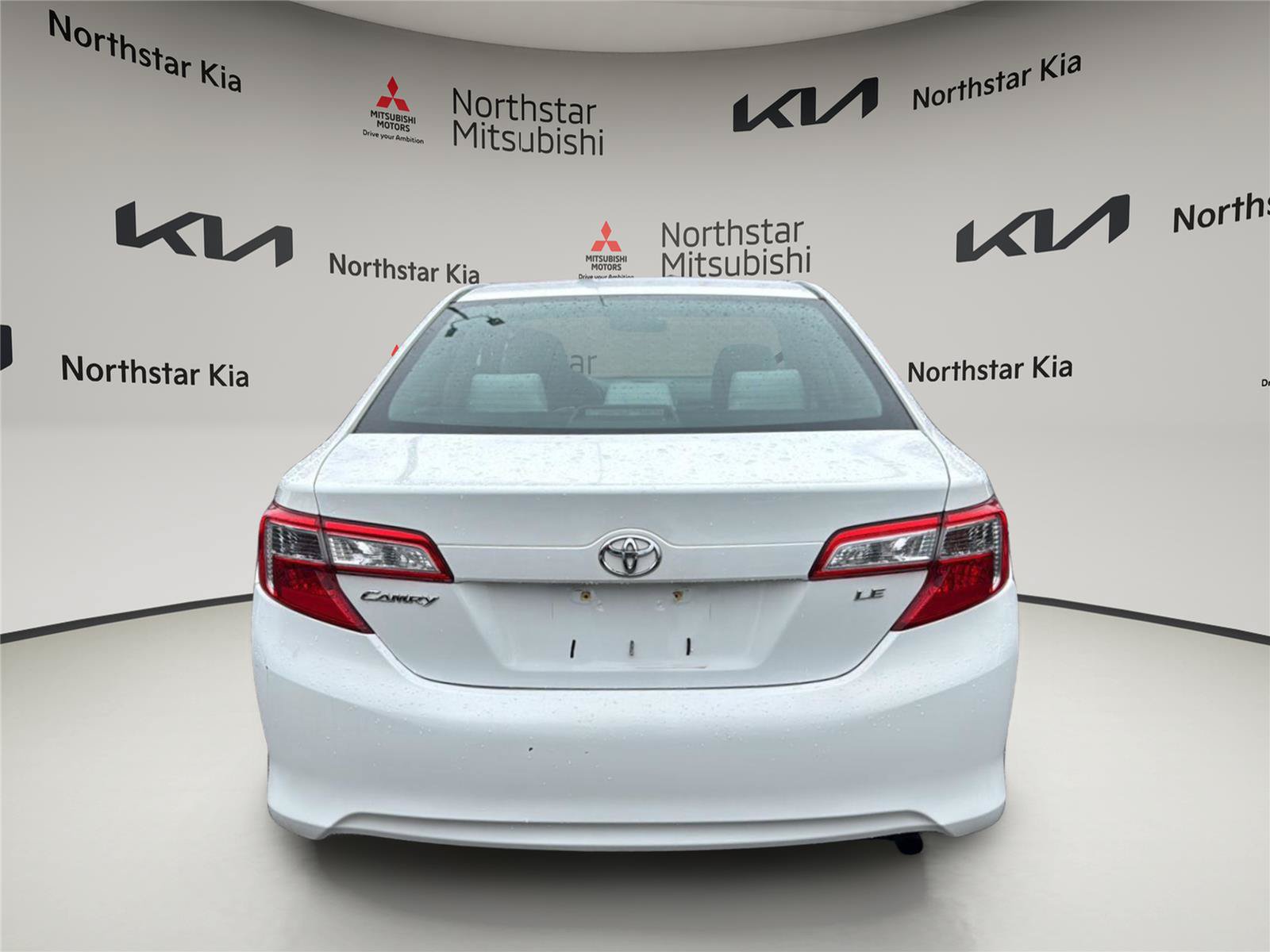 Used 2012 Toyota Camry LE FWD image 4
