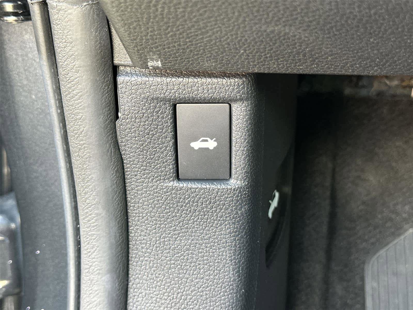 Used 2023 Honda Accord LX image 38
