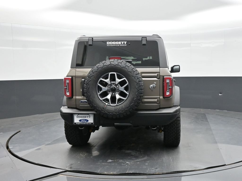 Used 2025 Ford Bronco Badlands image 9