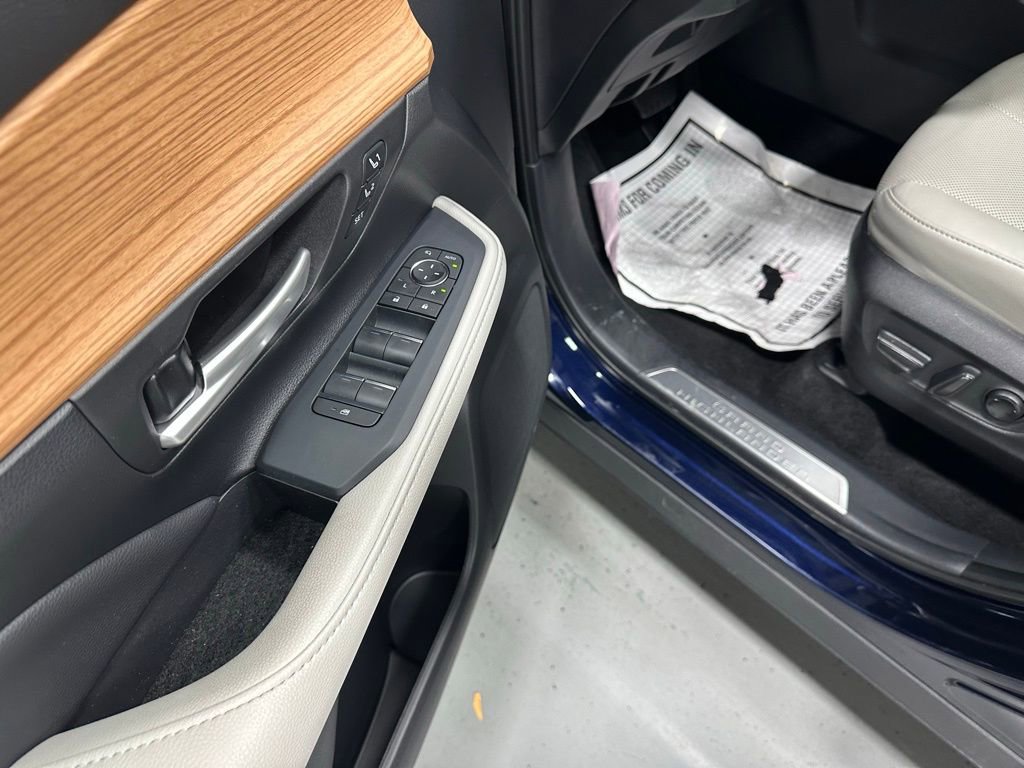 Used 2025 Toyota Grand Highlander AWD image 9