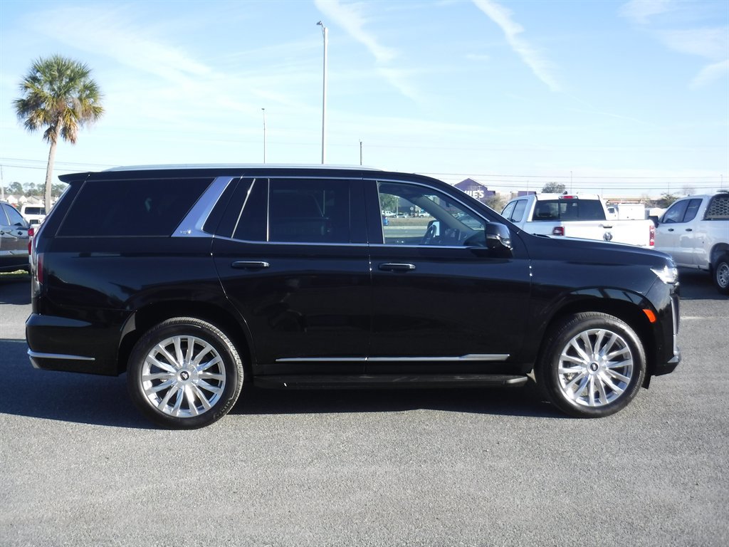 Used 2023 Cadillac Escalade Premium Luxury image 3