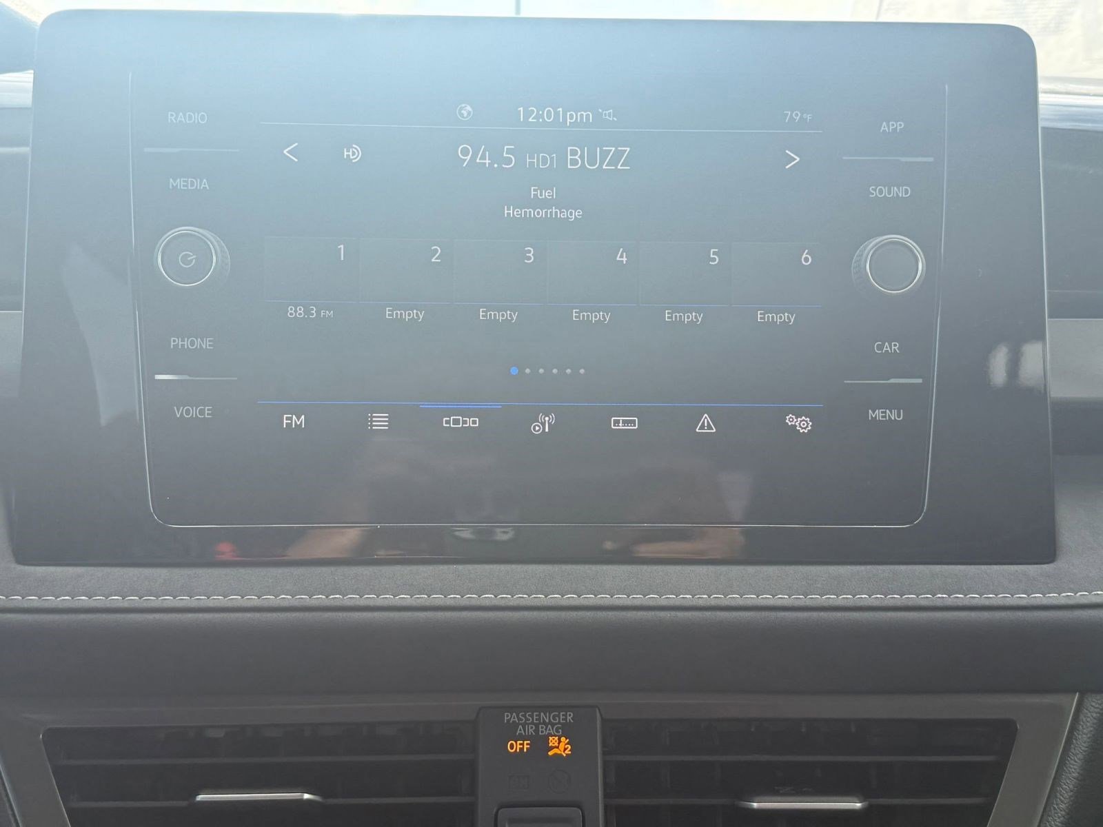 New 2026 Volkswagen Taos SE image 24