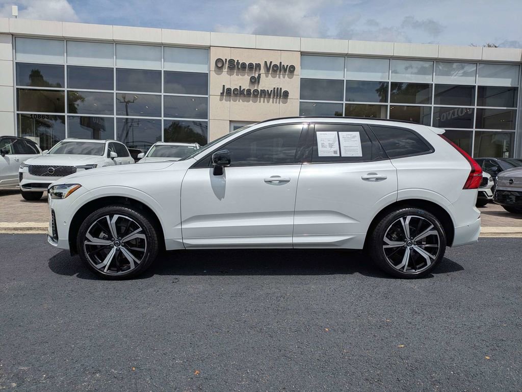 Used 2024 Volvo XC60 B5 Ultimate w/ Protection Package Premier AWD/4WD image 3