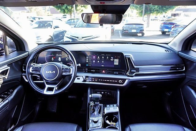 Used 2024 Kia Sportage EX image 18