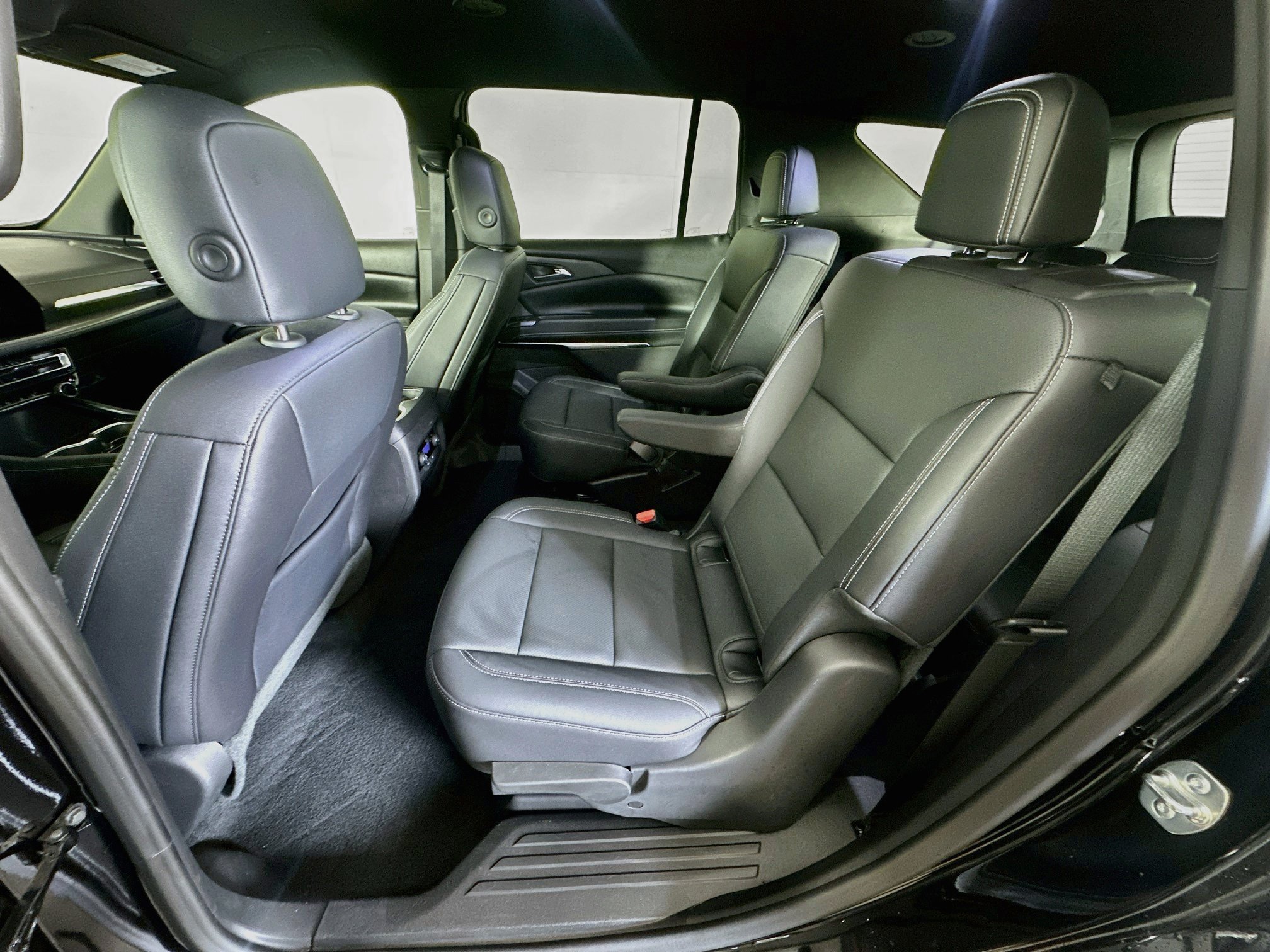 Used 2026 Chevrolet Traverse LT FWD image 28