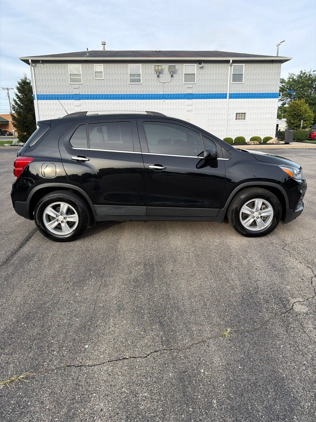 Used 2019 Chevrolet Trax LT w/ LT Convenience Package FWD image 6
