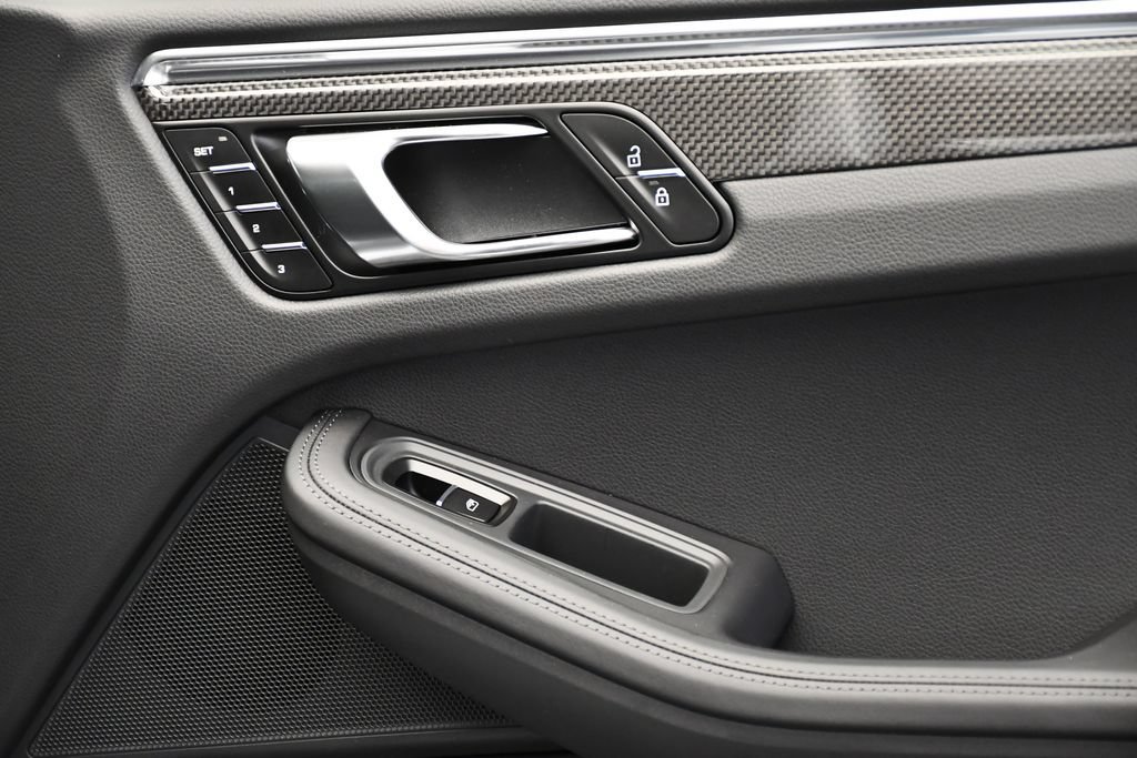 Certified 2026 Porsche Macan Turbo AWD/4WD image 48