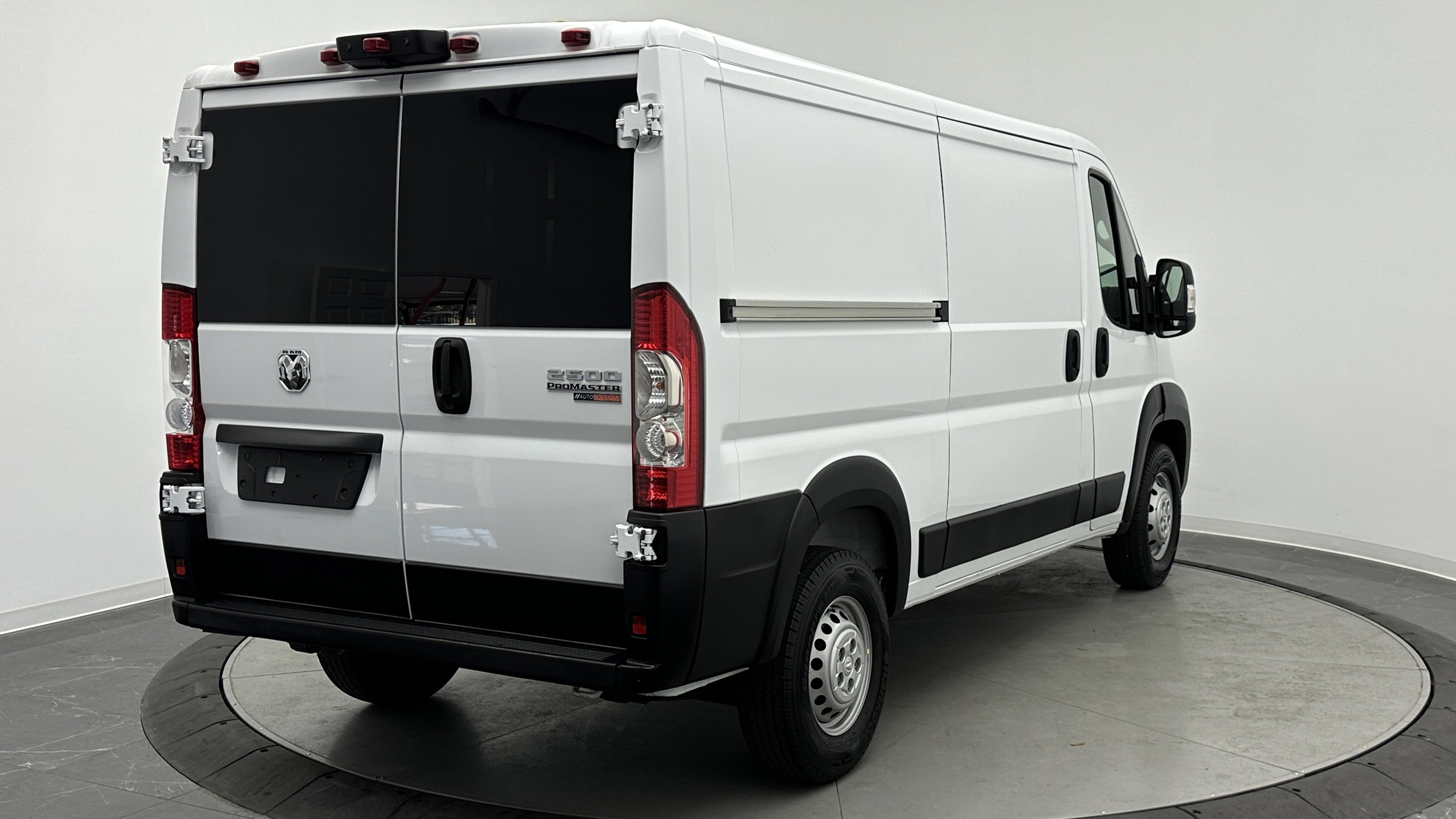 Used 2023 RAM ProMaster 2500 image 7