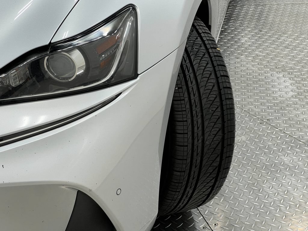 Used 2017 Lexus IS 200t w/ Premium Package RWD image 38