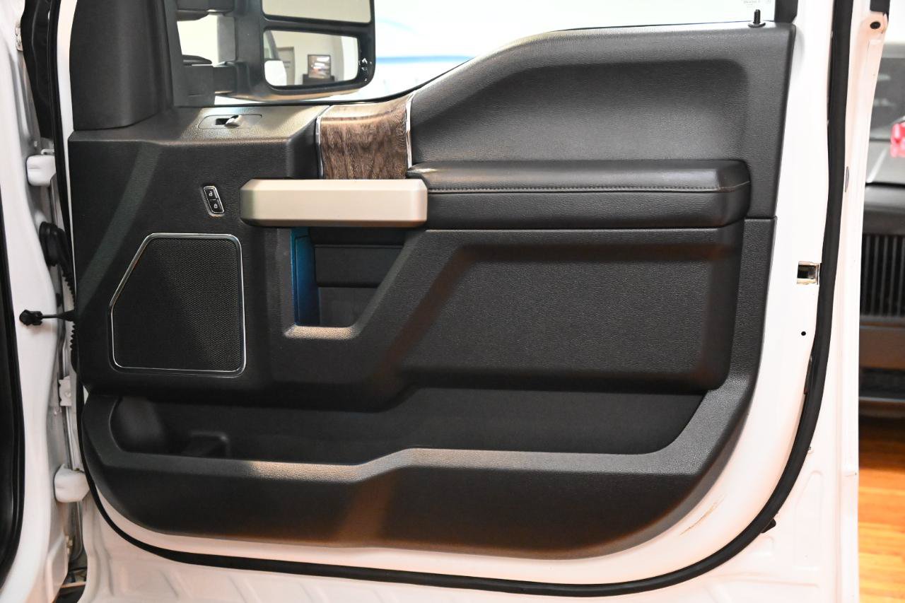 Used 2017 Ford F250 Lariat w/ Lariat Ultimate Package AWD/4WD image 25