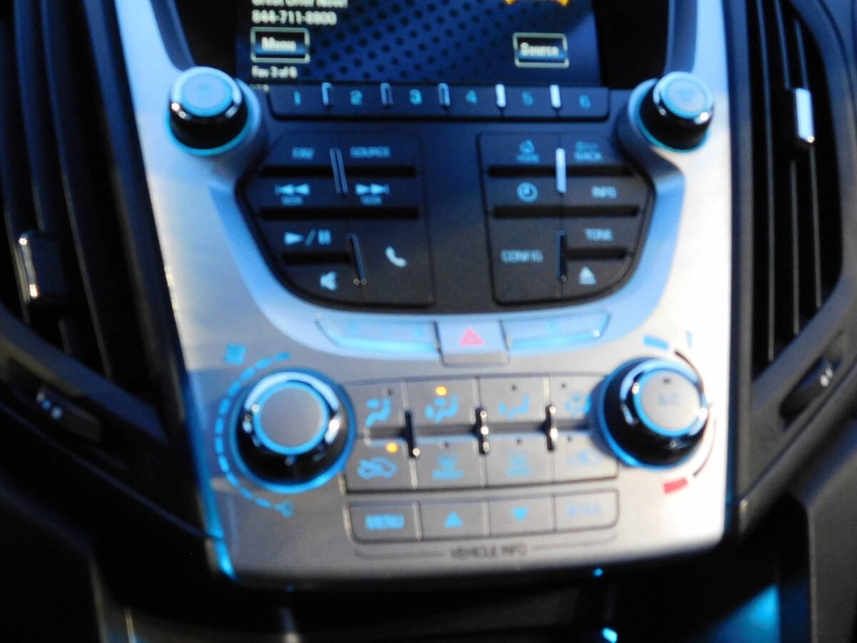 Used 2015 Chevrolet Equinox LT image 13