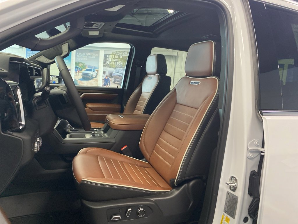 New 2025 GMC Sierra 3500 Denali Ultimate image 11