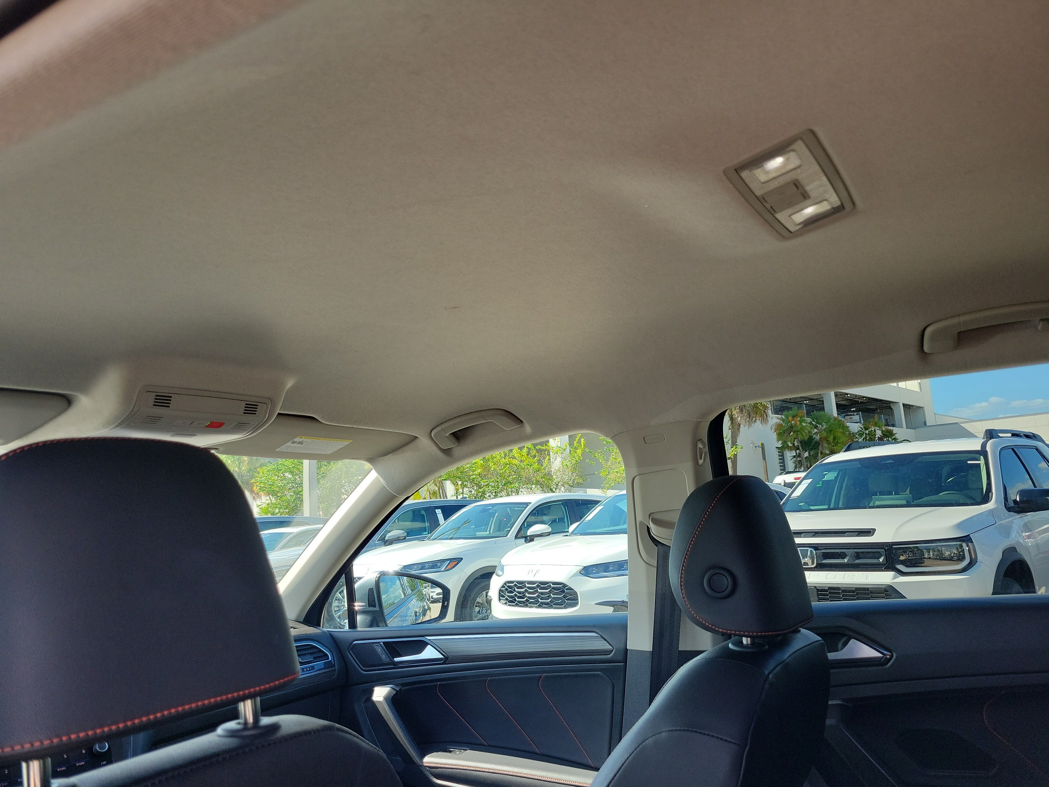 Used 2024 Volkswagen Tiguan SE FWD image 16