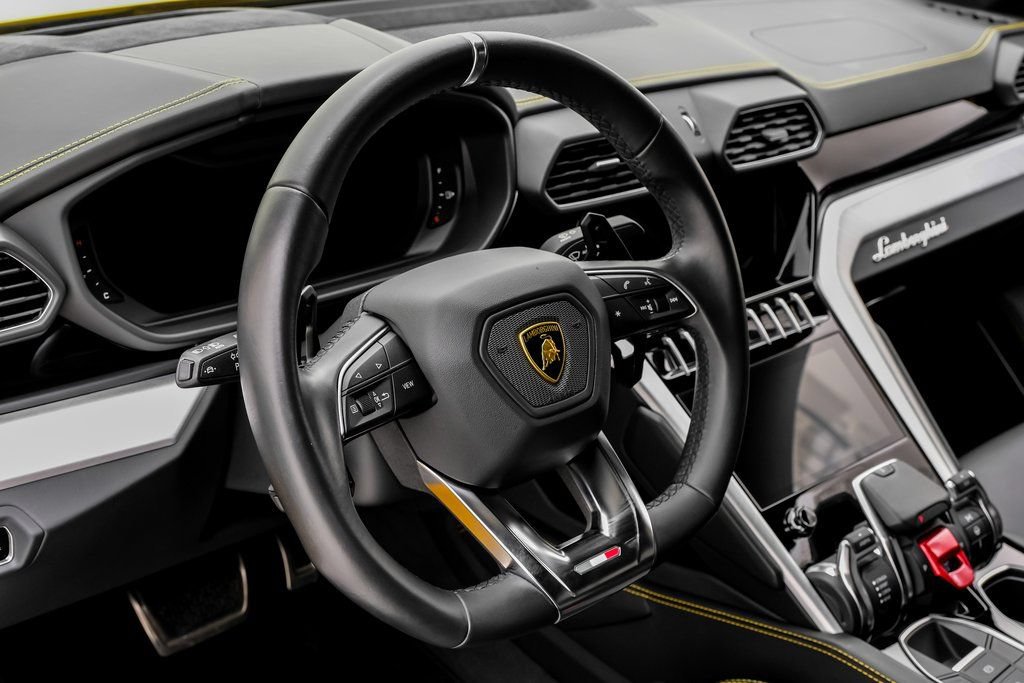 Used 2022 Lamborghini Urus AWD/4WD image 14