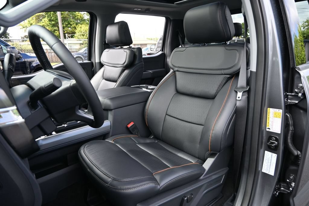 New 2026 Ford F350 Lariat w/ Black Appearance Package AWD/4WD image 13