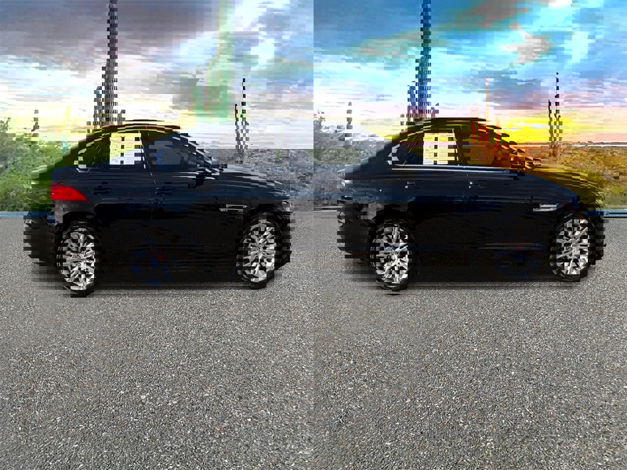 Used 2017 Jaguar XF Premium image 3