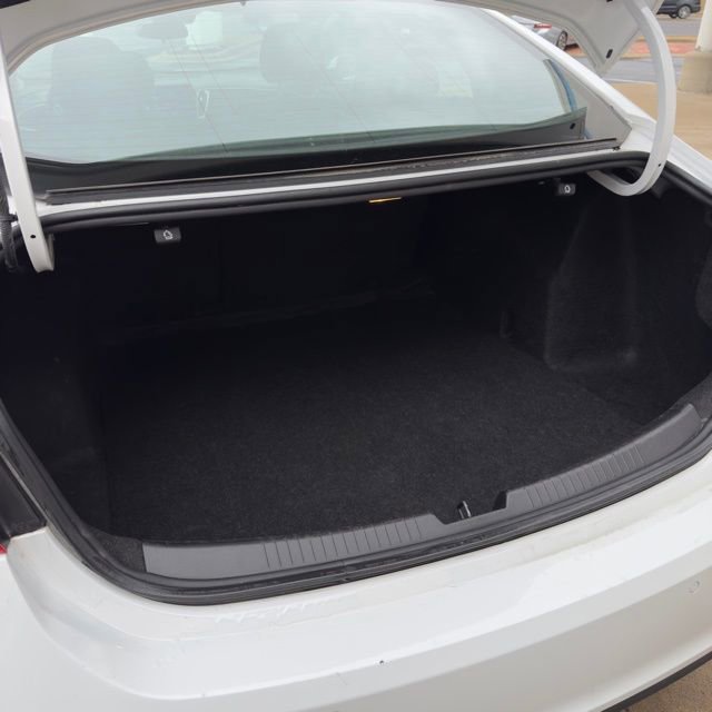 Used 2024 Chevrolet Malibu LT image 13