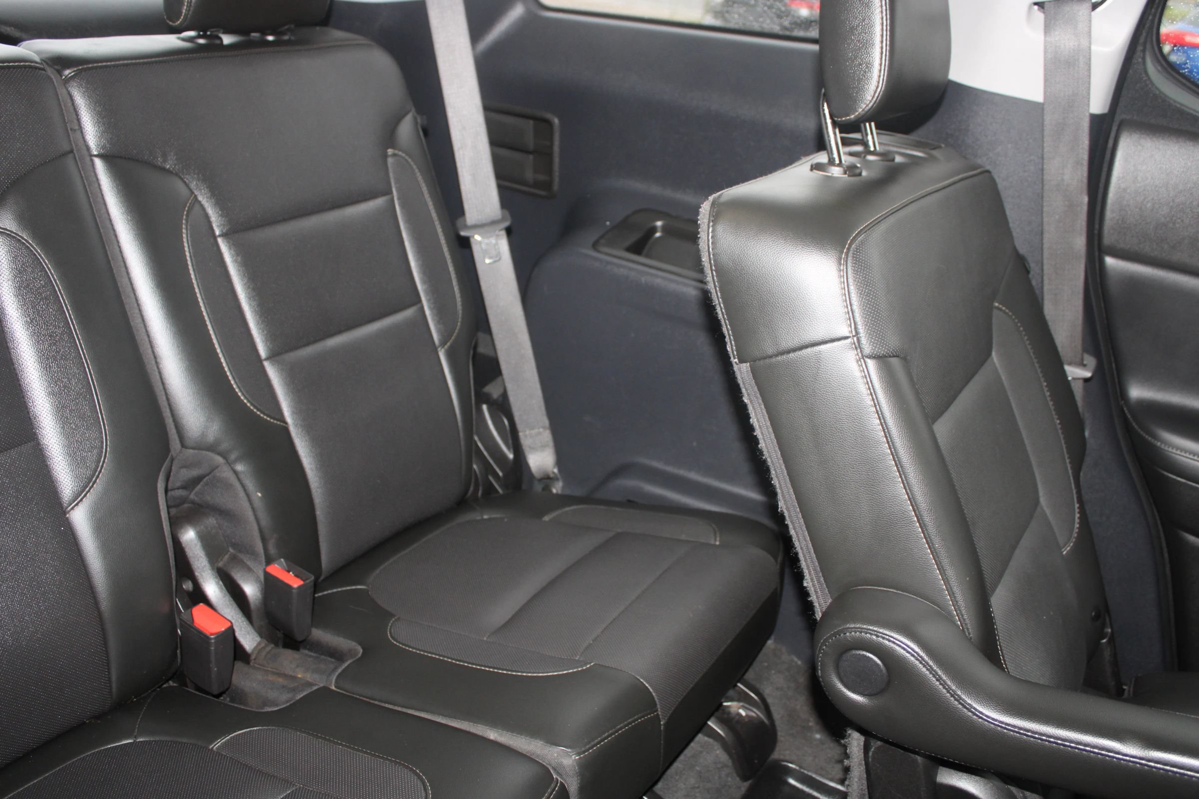 Used 2019 GMC Acadia SLT FWD image 17