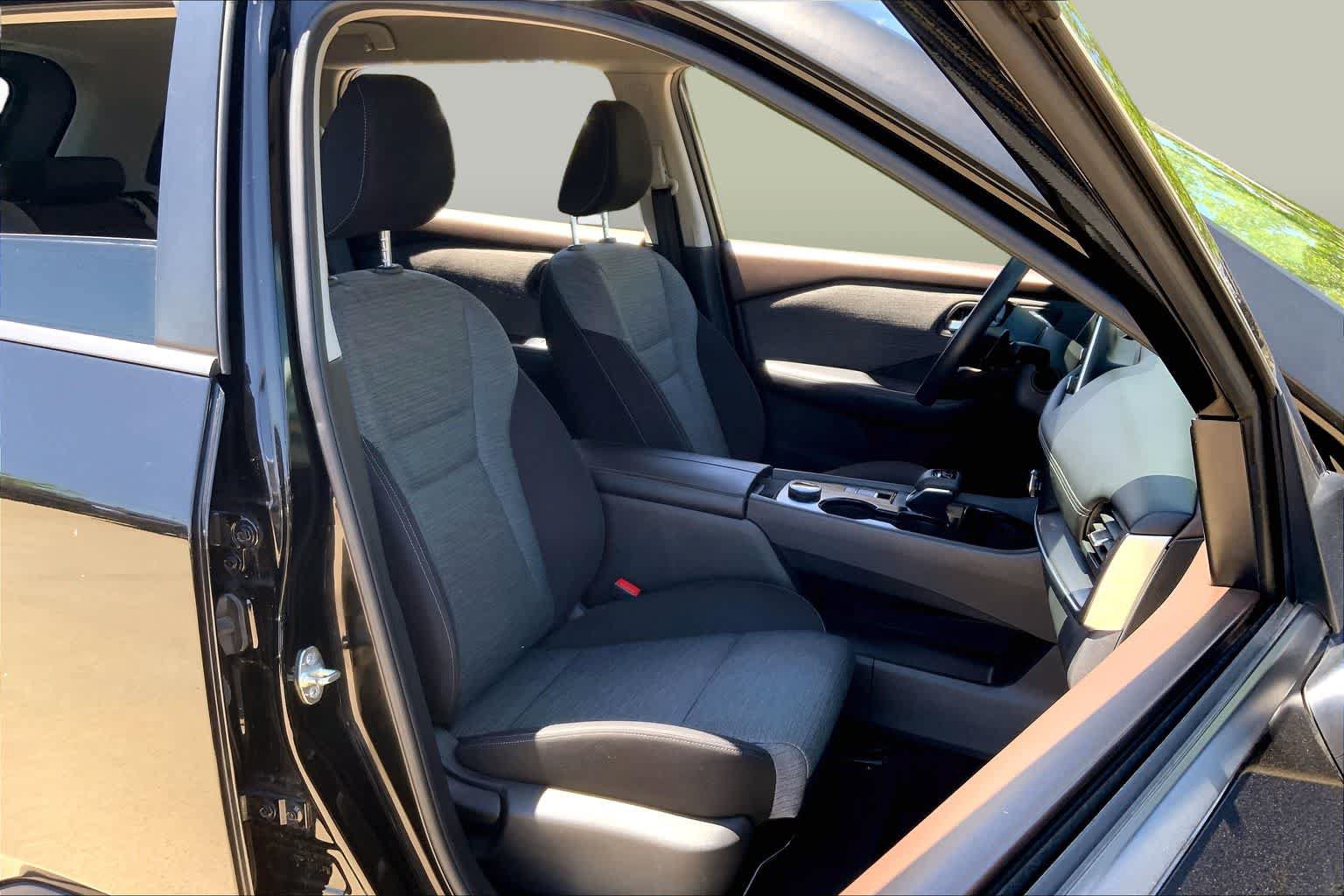 Used 2023 Nissan Rogue SV AWD/4WD image 8