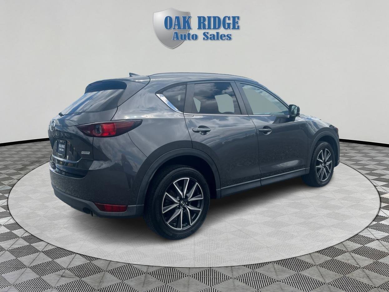 Used 2018 MAZDA CX-5 Touring w/ Preferred Equipment Package FWD image 5
