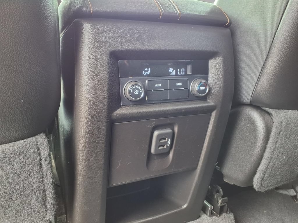 Used 2019 Chevrolet Traverse LT AWD/4WD image 23