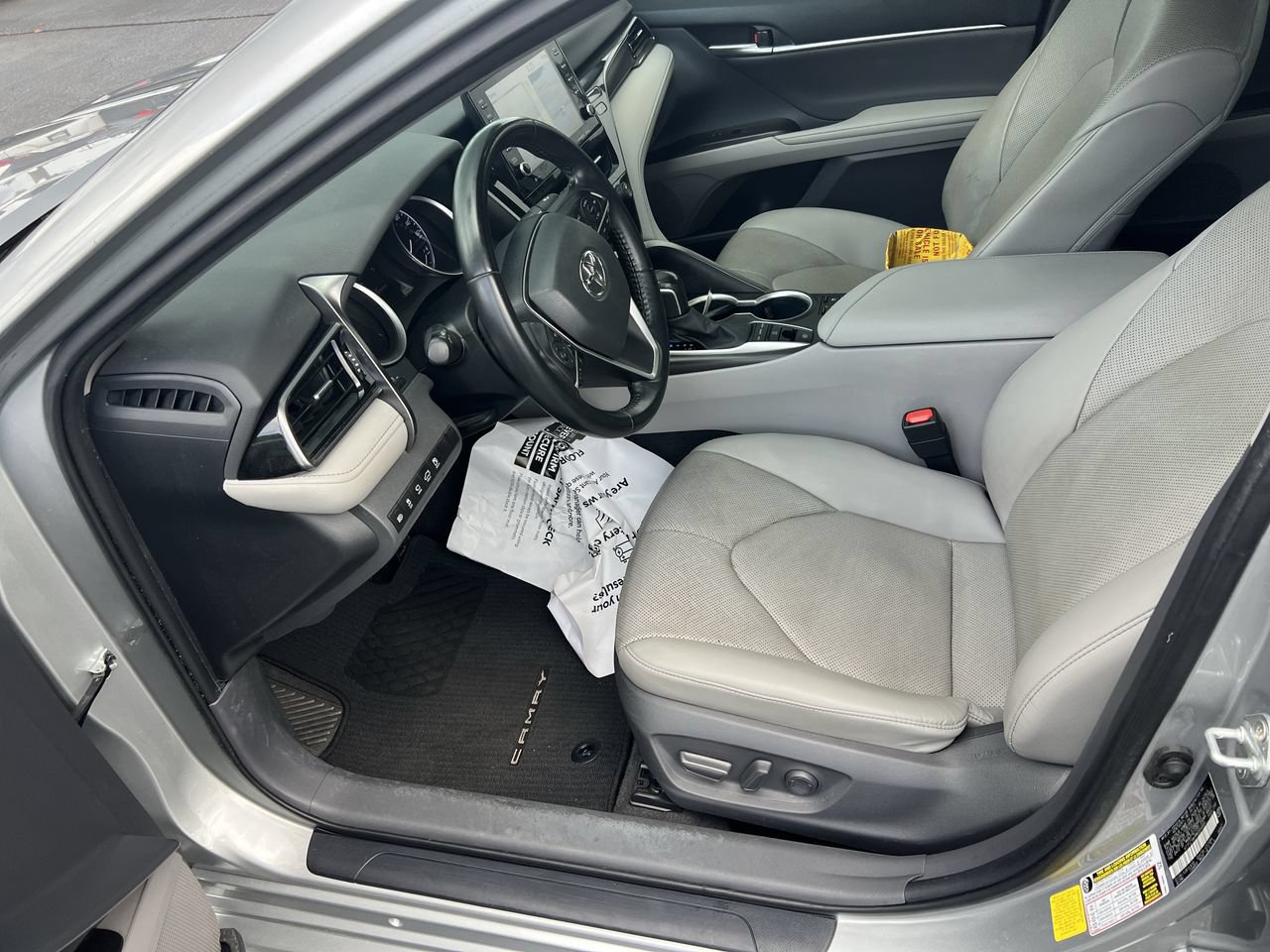 Used 2021 Toyota Camry XLE w/ Navigation Package FWD image 16