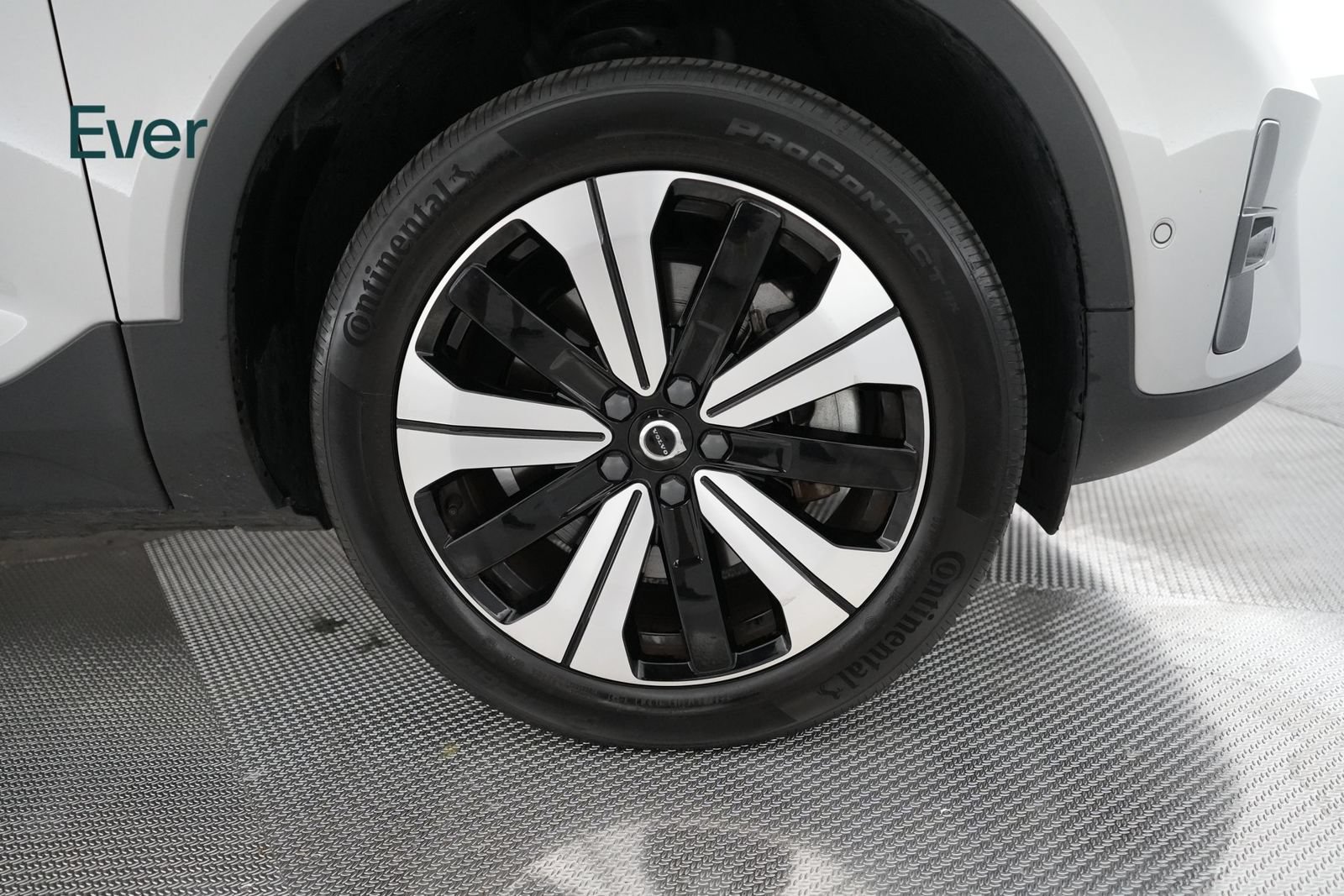 Used 2023 Volvo XC40 Recharge Plus AWD/4WD image 19