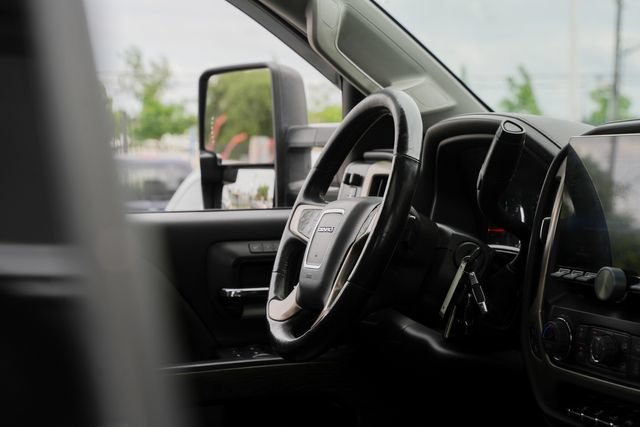 Used 2018 GMC Sierra 2500 Denali w/ Duramax Plus Package AWD/4WD image 37