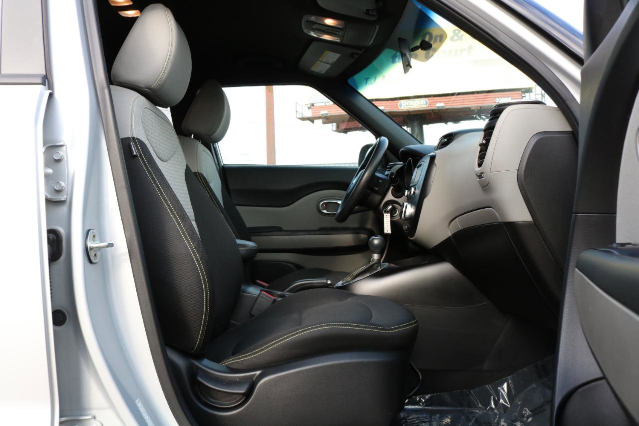 Used 2016 Kia Soul + FWD image 41