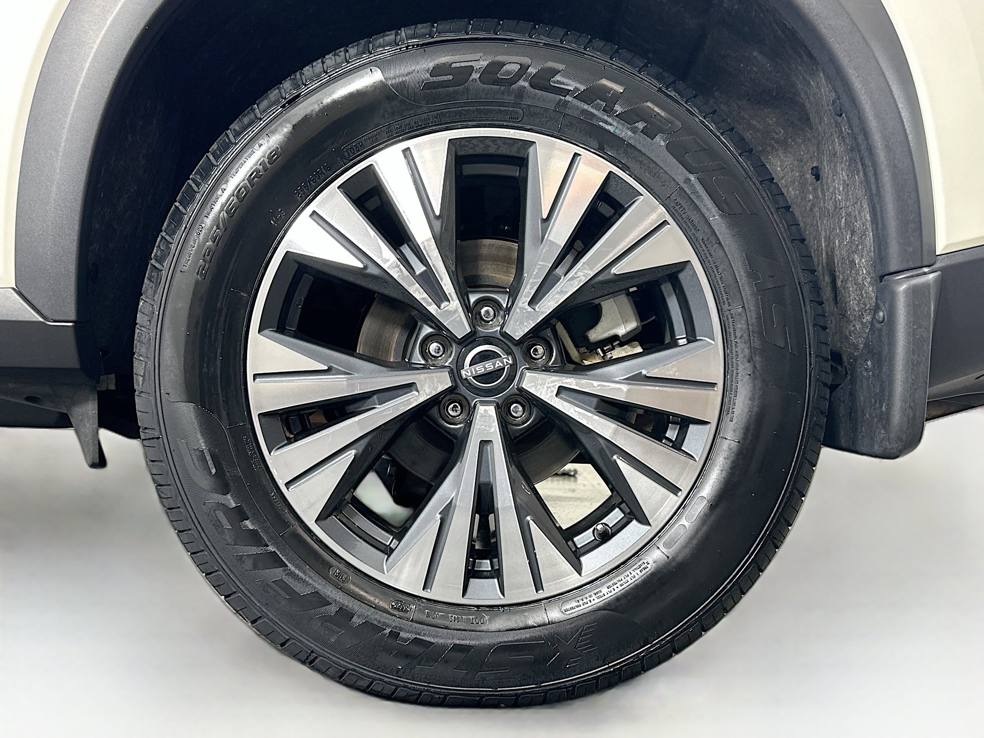 Used 2023 Nissan Rogue SV image 11