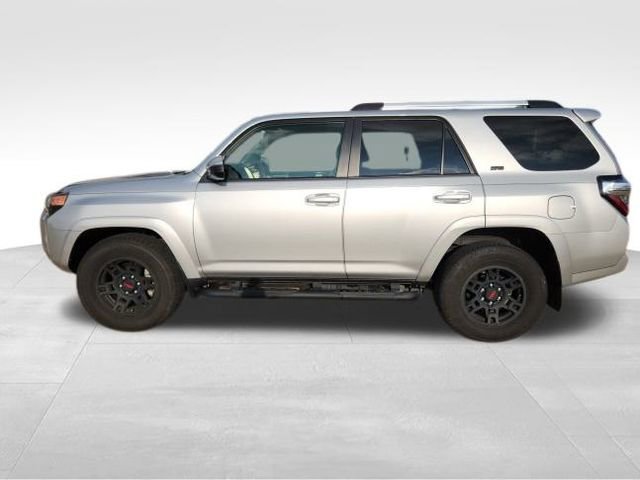 Used 2022 Toyota 4Runner SR5 image 6