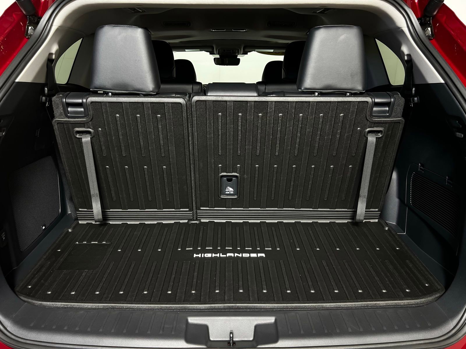 Certified 2026 Toyota Highlander Limited image 29