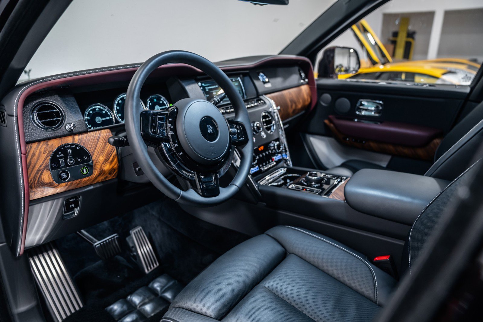 Used 2023 Rolls-Royce Cullinan image 10