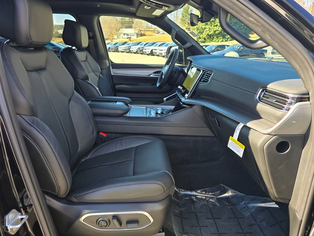 New 2026 Jeep Grand Wagoneer 4WD w/ Premium Group I image 30