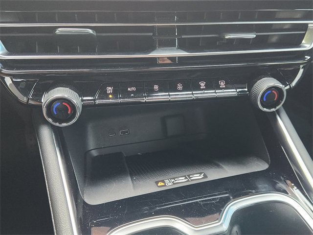 Used 2026 Chevrolet Traverse High Country w/ LPO, Floor Liner Package AWD/4WD image 22